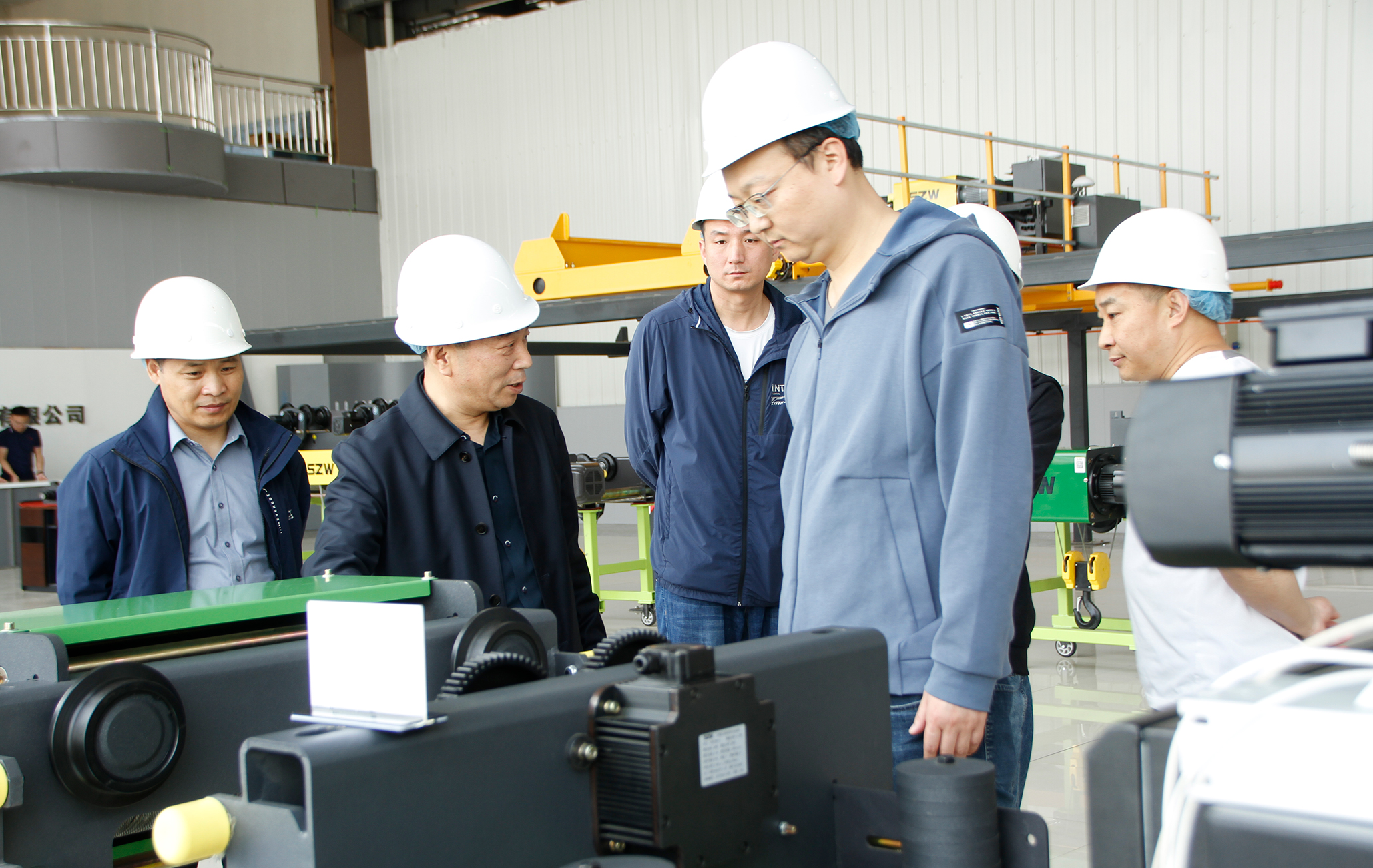 熱烈歡迎陜西重型汽車有限公司領導，中國汽車工業(yè)工程有限公司領導一行蒞臨東起集團參觀考察！
